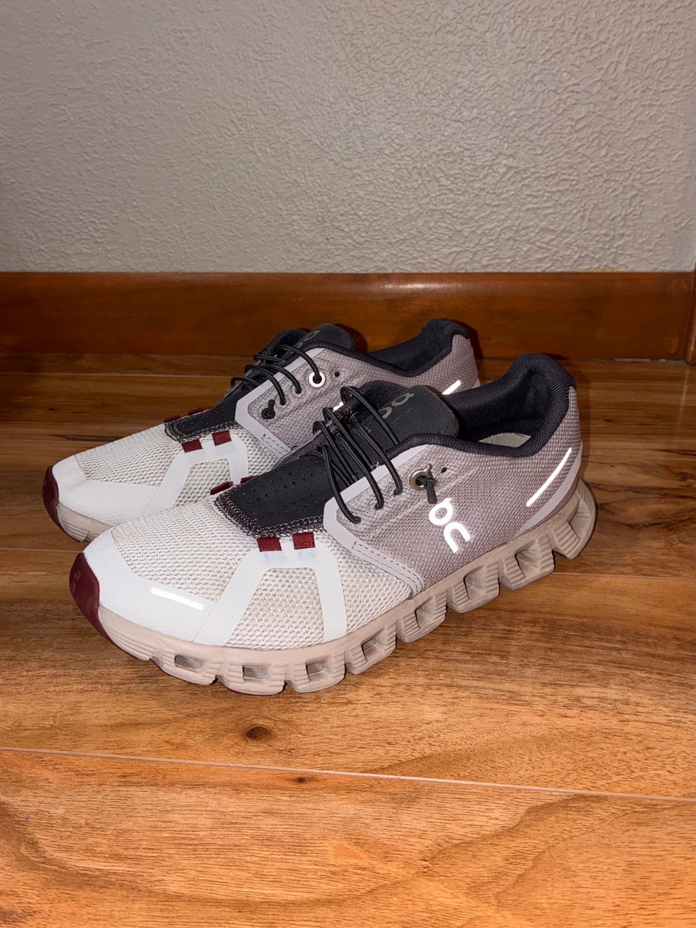 On Cloud 5 Women’s Running Shoes, Purple Pearl Frost - size 6